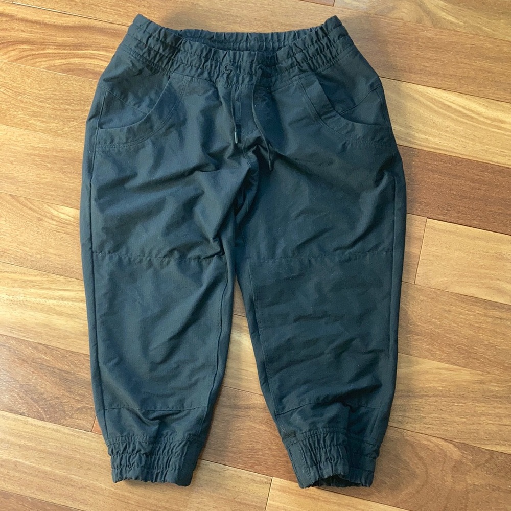 MEC athletic capris pants